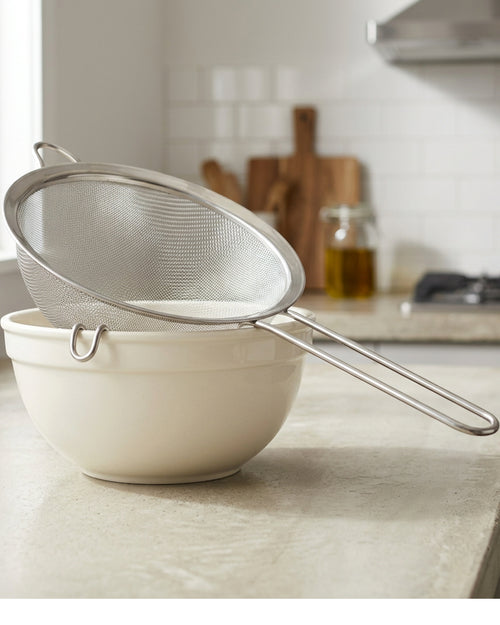 Zilfa Fine Mesh Stainless Colander with Long Handle 20 cm - Lifestyle view